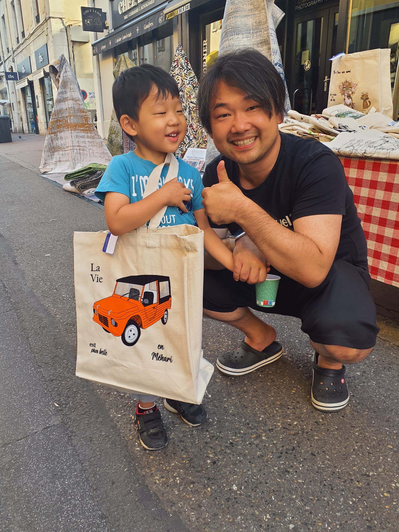 totebag sac cabas d'un petit garcon avec un totebag méhari